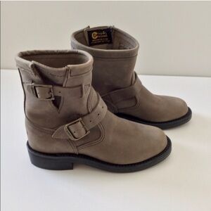New Chippewa 7” Raynard Harness Pull On Boots Tan Gray Taupe Style 1901W17 Sz 5